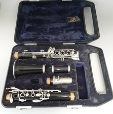 Yamaha YCL24 Bb Clarinet in Case with Silver Keys and Velvet Lining