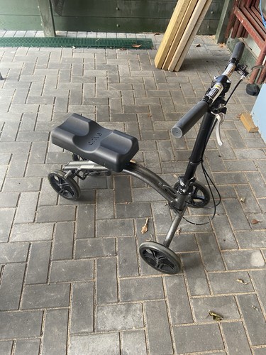 Knee scooter walker mobility