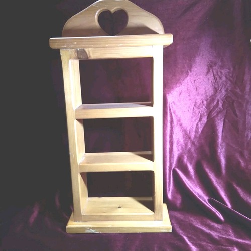 Small heart design - small, pine
