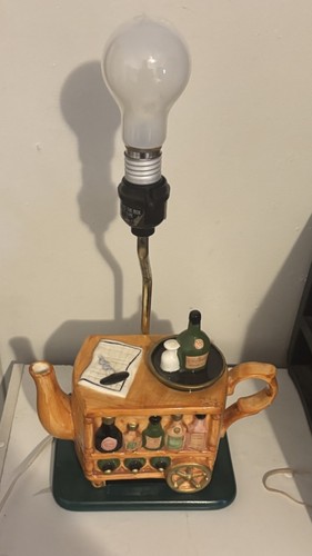 Vtg table lamp - lamp, liquor