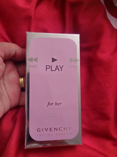 Givenchy play for her - play,