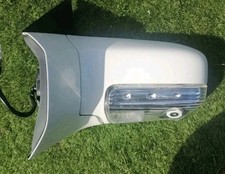 Nissan Elgrand E51 Passenger