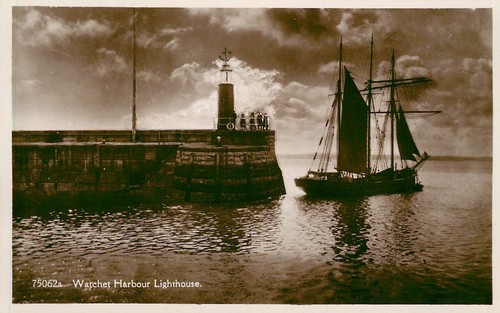 Watchet harbour lighthouse - watchet,