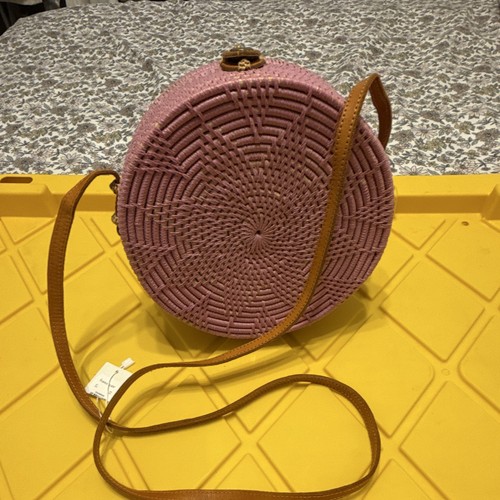 Pink round woven crossbody - woven,