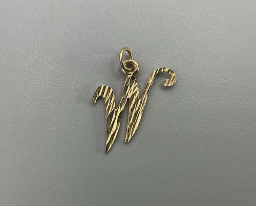9ct gold initial - 9ct,