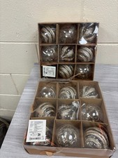 18 LARGE GOLD GLITTER