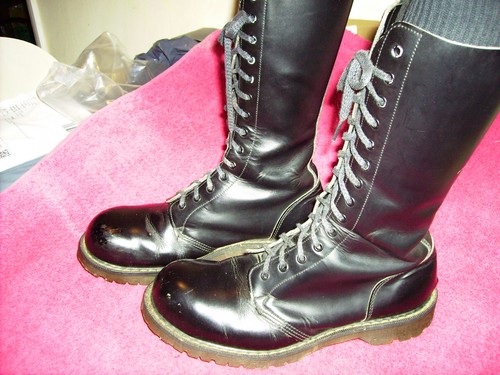 Doc marten hole - doc, 14