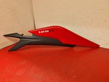 HONDA CBR125R SEAT COWL RIGHT