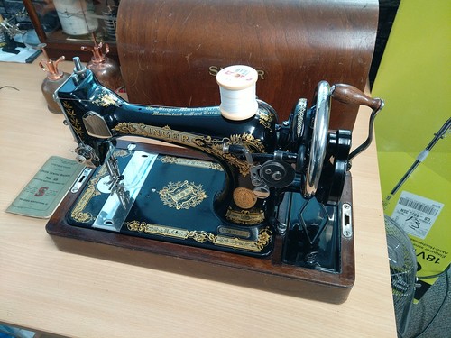 Singer sewing machine 1929 - sewing,