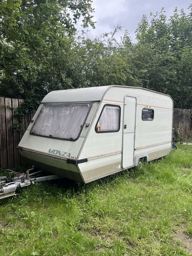Old monzo caravan trailer - /,