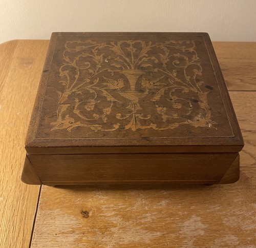 Vintage swiss wooden music box - wooden,