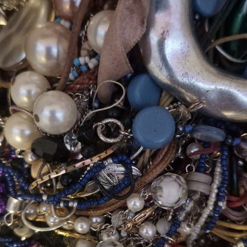 1kg mixed costume jewellery - 1kg,