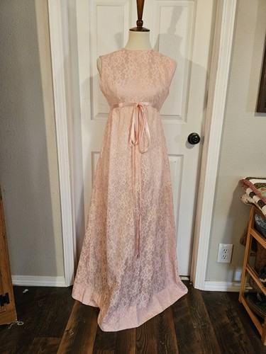 Vintage 1960s pink lace empire - pink,