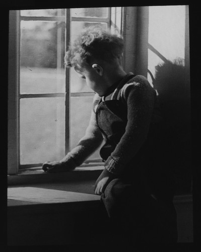 Boy window seat c1950 - in,