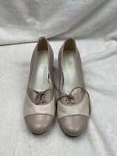 Two tone vintage look heels