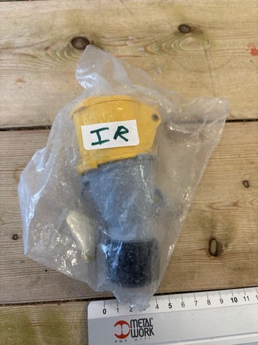 Commando socket 16a 3pole - 16a,