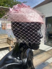 ONE SIZE CZARINA VINTAGE PILLBOX HAT WITH VEIL 1960s PINK STRAW FLOWER DETAIL