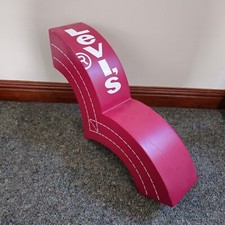 Levi Shop Sign Red Zip