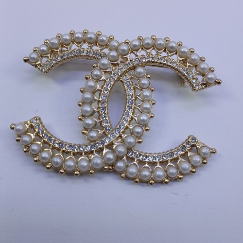 Chanel b13 brooch faux - b13, cc