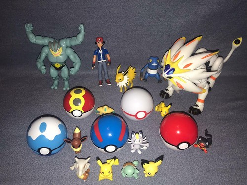 Pokemon figures poke balls - poke, ~