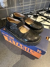 Petasil Girls Shoes Size 26
