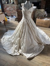 Ian Stuart Used Sample Gown
