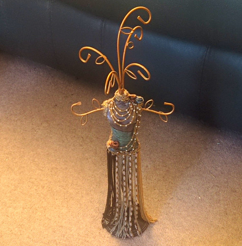 Bronze metal jewellery - jewellery, display