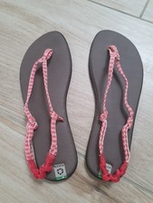Sanuk RASTA Flip Flops - Red And White - UK Size 7