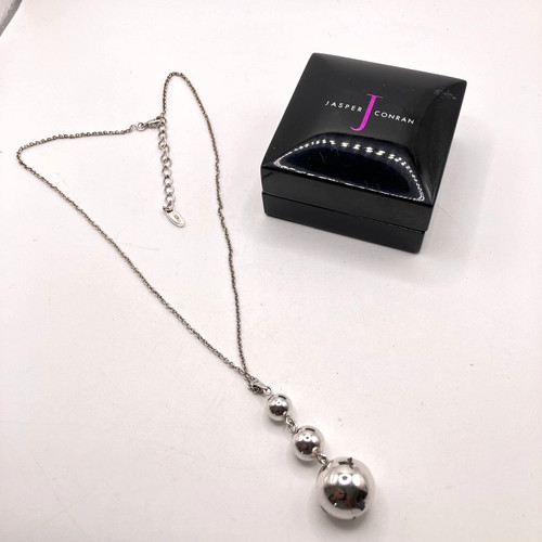 Triple ball pendant necklace