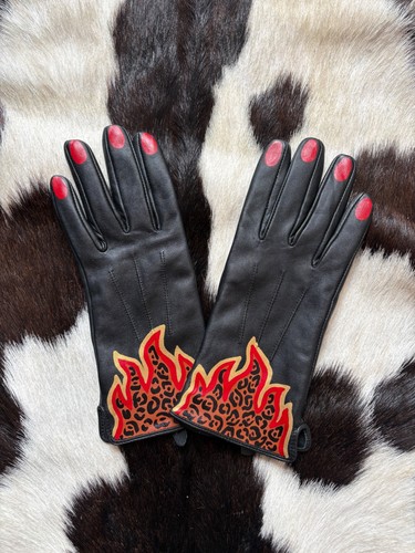 Leopard print flames - , hand