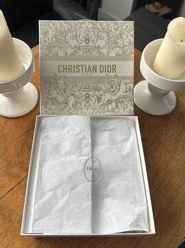 Dior gift box tissue - box,