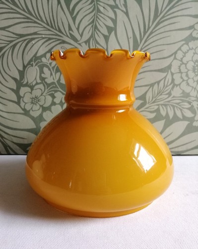 Vintage yellow amber milk - yellow/amber,