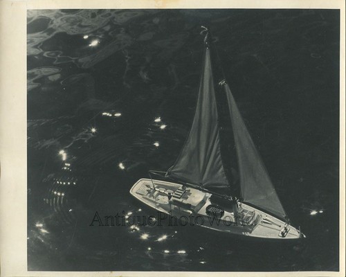 Toy sail boat - , yacht