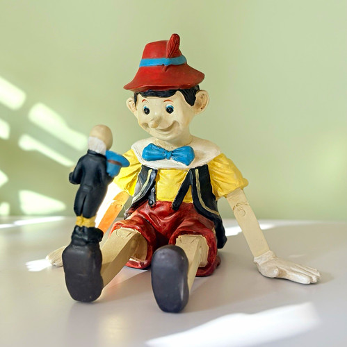 Pinocchio resin figurine - pinocchio, with