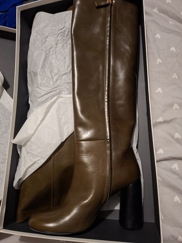 Russell bromley brown - russell,