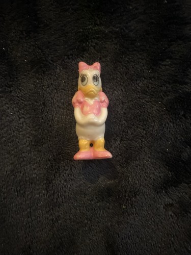 Vintage daisy duck figurine - duck,