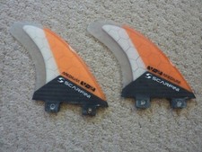 PAIR OF SCARFINI V2 MEDIUM TWIN TAB THRUSTER FINS