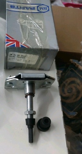 One front windscreen - front, wiper