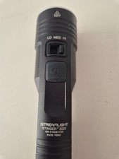 Streamlight Stinger 2020 - 2,000 Lumen - Li-Ion Rechargeable Flashlight #78100