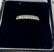 9 CT YELLOW GOLD DIAMOND ENCRUSTED RING