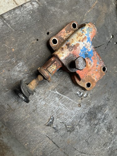 Ford 3000 pre - force,
