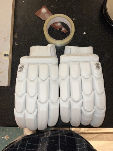 Men cricket gloves - rh,