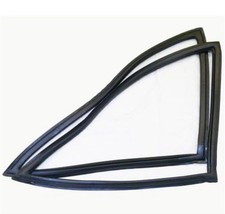 BRAND NEW CORTINA MK2/1600E 2 DOOR PAIR OF REAR FIXED QUARTER LIGHT RUBBERS ****