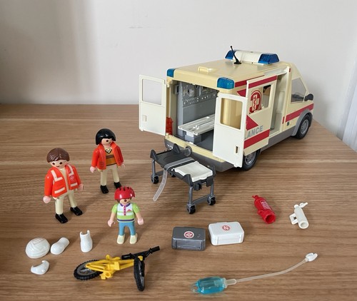 Playmobil 4221 ambulance - 4221,