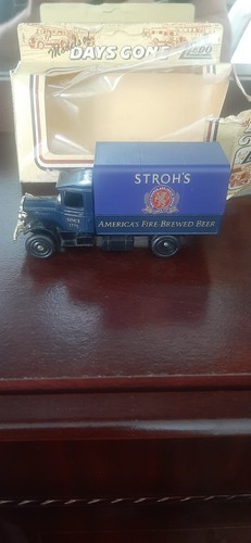 Lledo days gone 1934 mack - lledo,