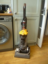 Dyson DC33 Upright Bagless