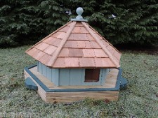 Grasmere floating duck house - floating,