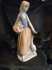 LLADRO Figurine Of A Girl