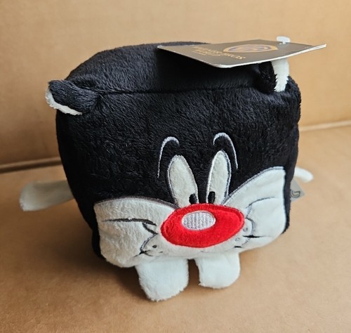 Bnwt looney tunes - bnwt, 4.5"