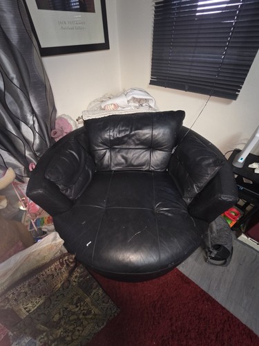 Black leather type cuddle - leather,